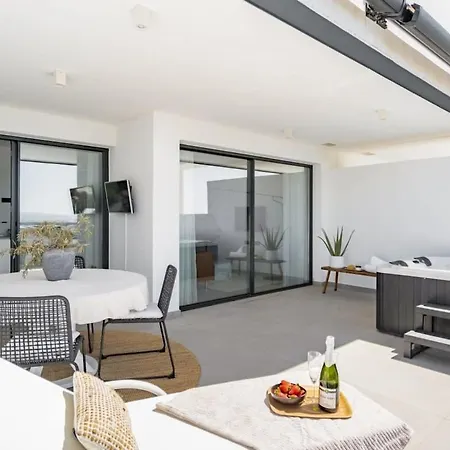 Mirador Hills 17 Luxury Jacuzzi 公寓 *